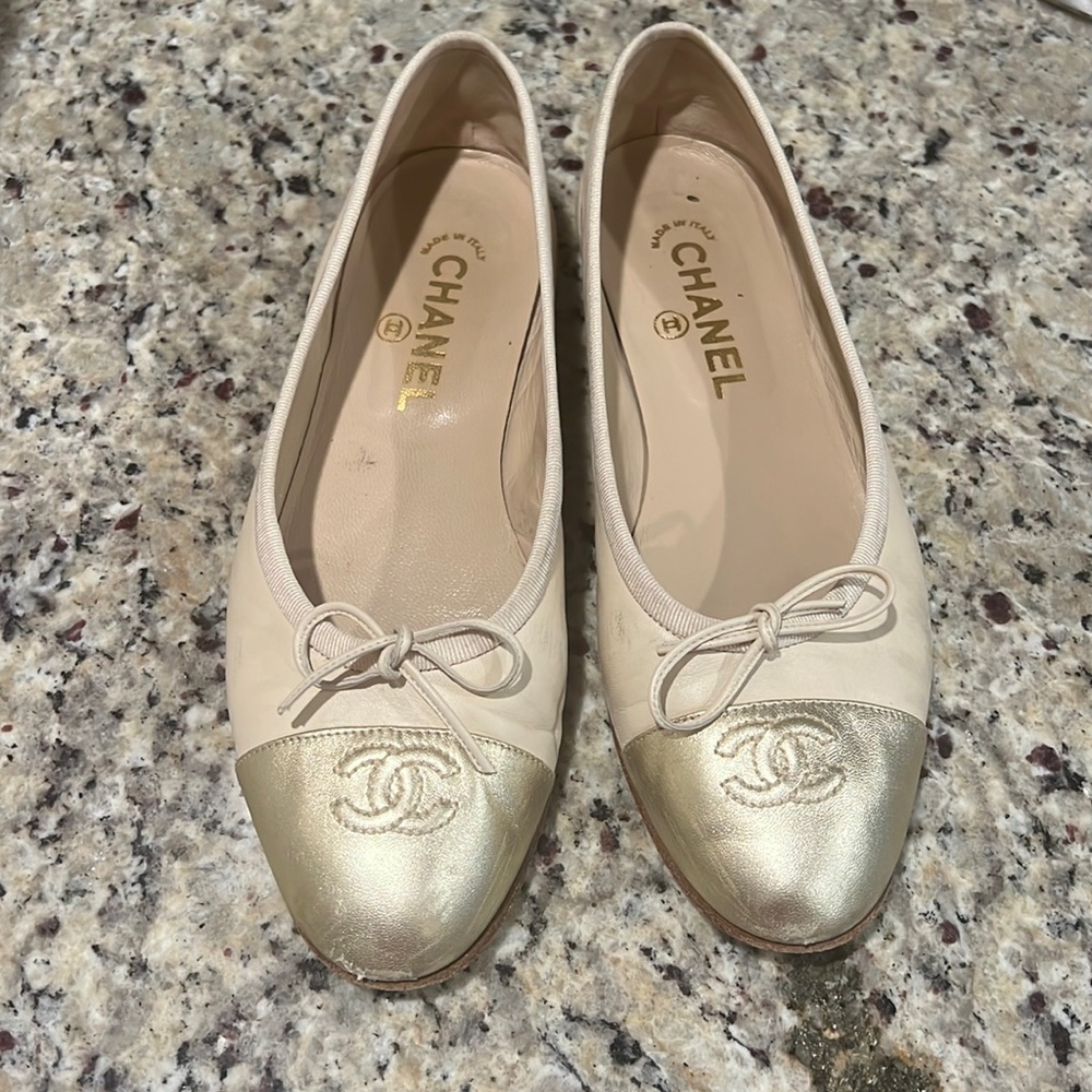 Chanel Ballet Flats tan and Gold